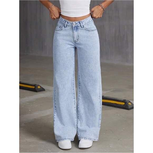 Vibrant Light Wash Y2K Baggy Jeans with Bow and Embroidery - Fall Must-Have - Picture 2 of 6